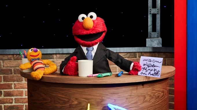 not-too-late-show-with-elmo