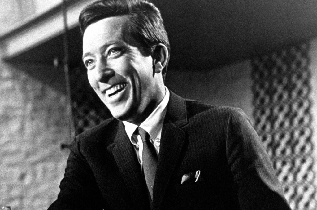 Here Are the Lyrics to Andy Williams’ ‘It’s the Most Wonderful Time of theYear’