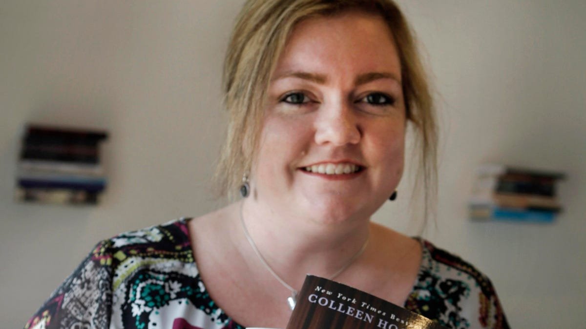 Colleen Hoover Dominating 2022 With 6 Of Year’s 10 Best-Selling Books