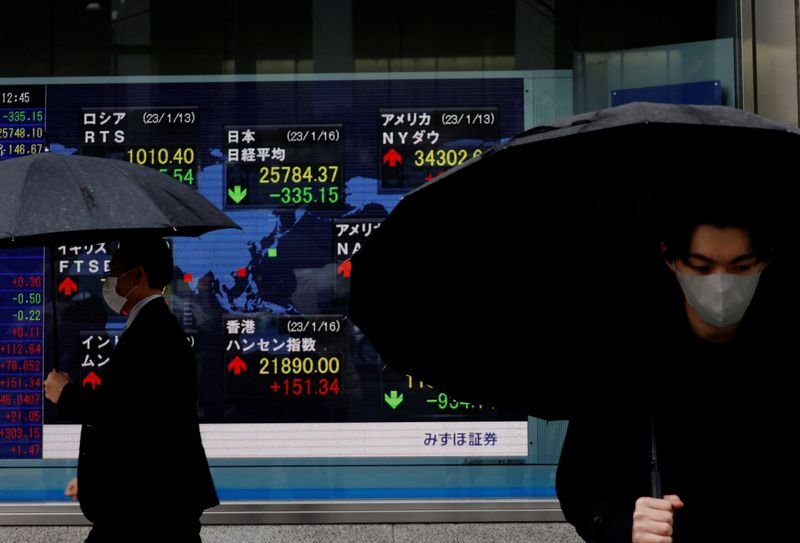 Asian stocks rise with crude amid China optimism before holiday