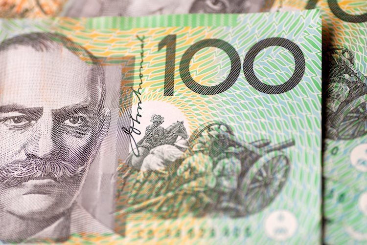 AUD/USD surrenders modest intraday gains, holds above 0.7000 amid weaker USD