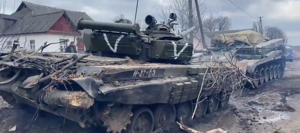 Ukrainians turn worthless Russian tanks into invaluable engineering vehicles