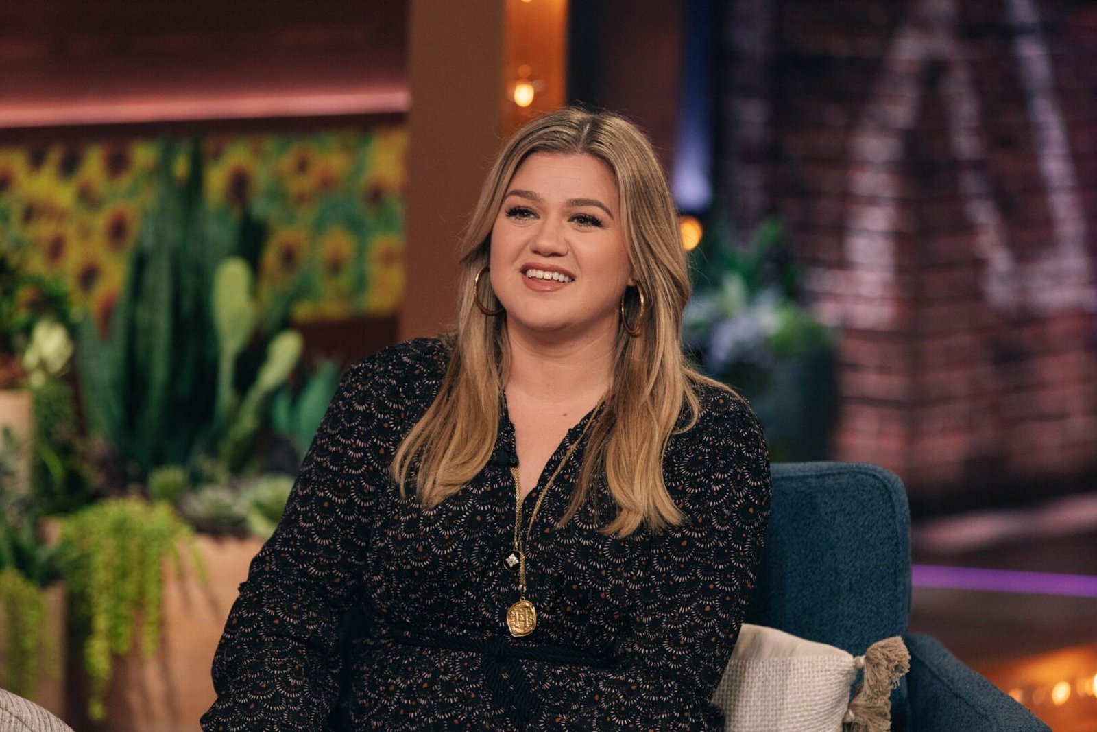 Kelly Clarkson Allegedly ‘Has No Clue’ Her Discuss Verbalize’s Workers Has Been ‘Traumatized’